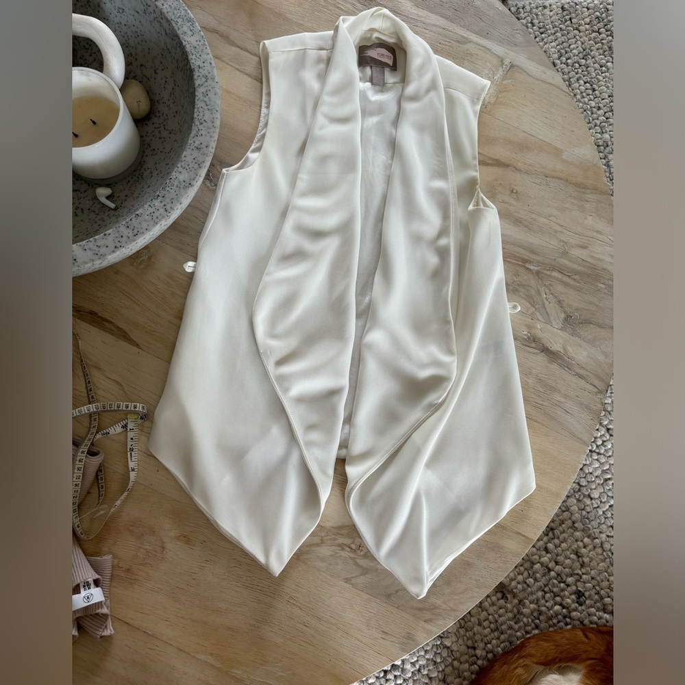 Sleeveless White Collared Vest